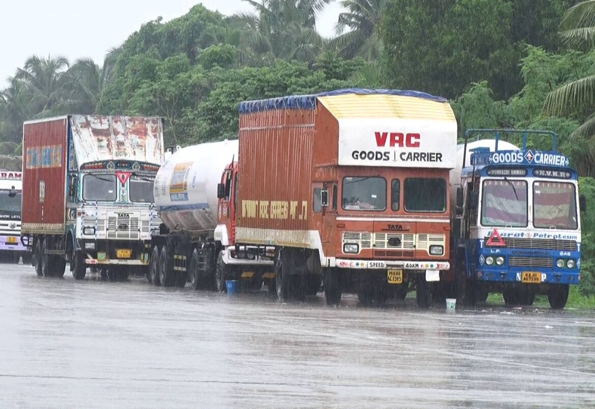 Trucks in Shiroor